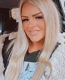 Blonde Niki