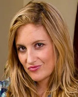 Leona Lee