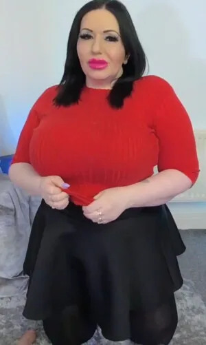 Mia MILF