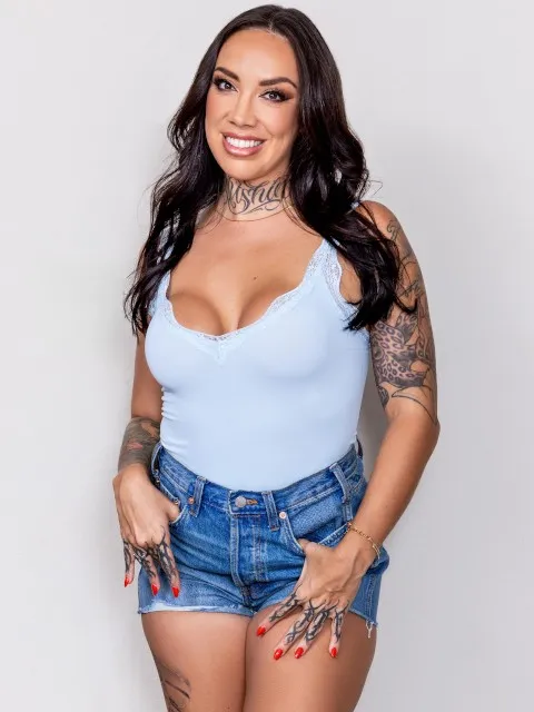 Nina Costa
