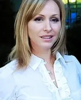 Sandy Lee
