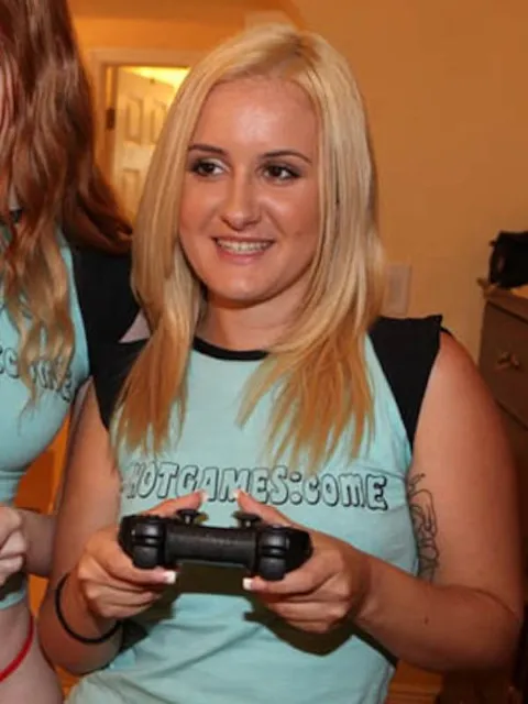 Vee Cummings