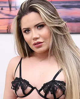 Yasmin Mineira