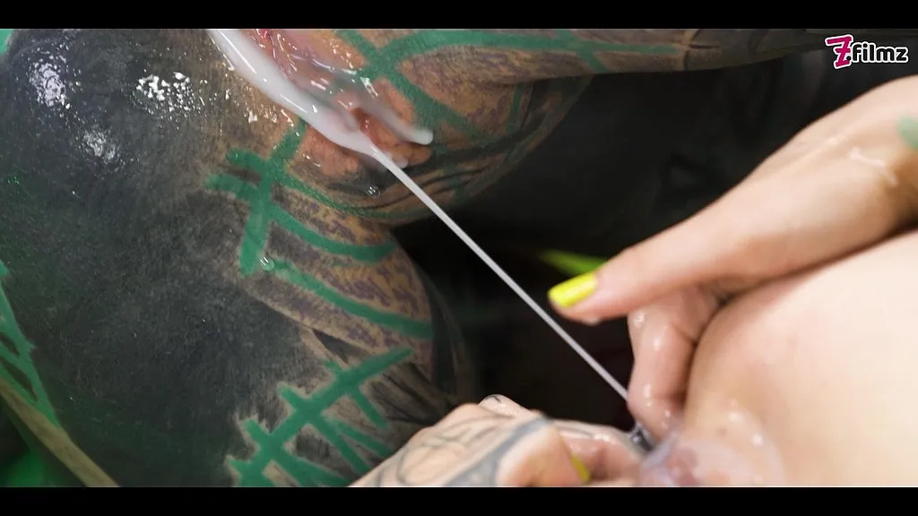 Anuskatzz, Illuz, and Serpienta's wild 4K Anal Adventure: Ass Swapping & Tattoos
