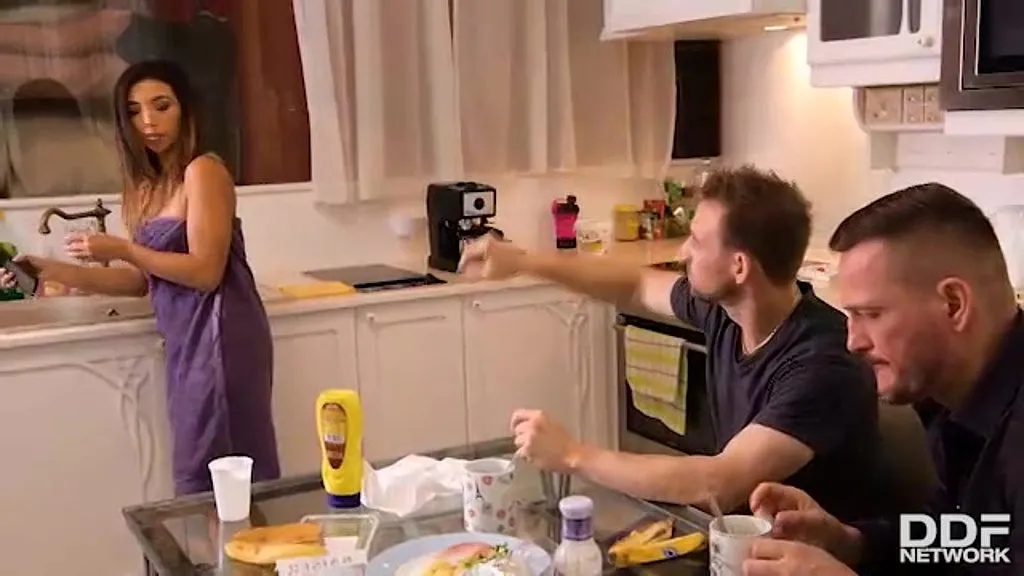 Frida Sante's Double Penetration: Brunette Bombshell Yanick Shaft & Erik Everhard's Kitchen Assault (HD)