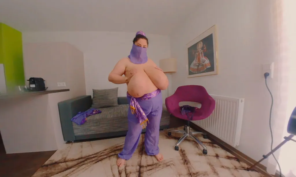 Alice 85JJ's 180° 4K VR Video: Huge Tits & POV Experience