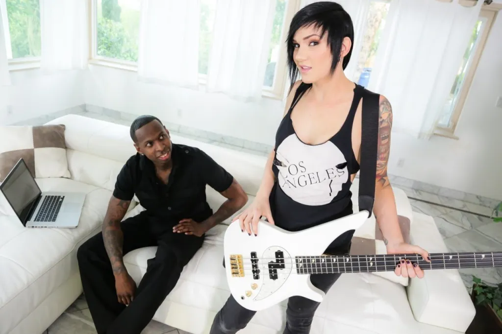 Nikki Hearts & Jon Jon - Interracial Jam Session with Tattoos & Sensual Fun