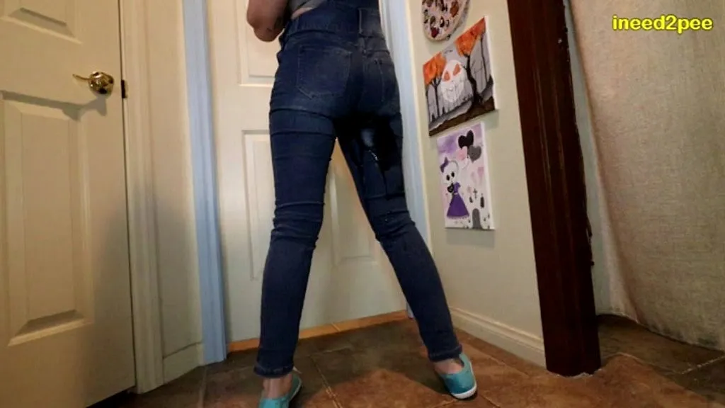 Blake Jones' Embarrassing Solo Pissing Mishap