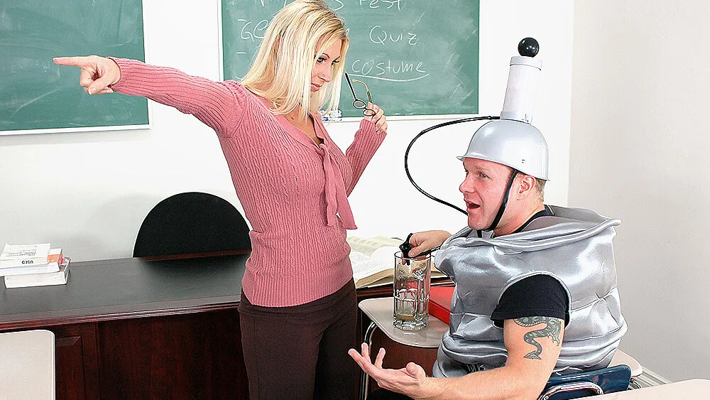 Devon Lee and Jeremey Holmes: Blonde Professor's Deskblowjob in HD