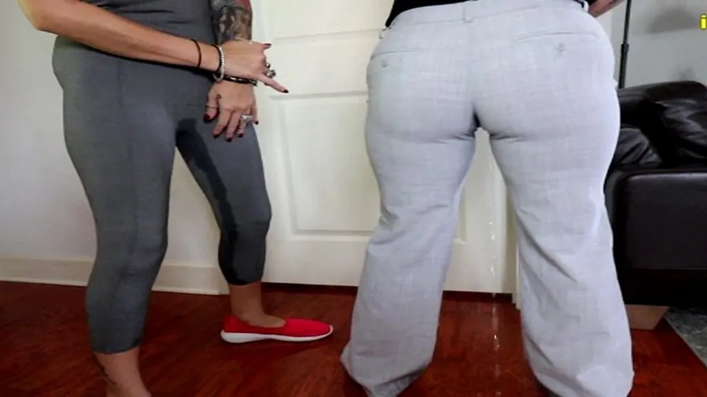 Bailey Paige and Ginary's Unintentional Pissing Session - Fetish MILFs