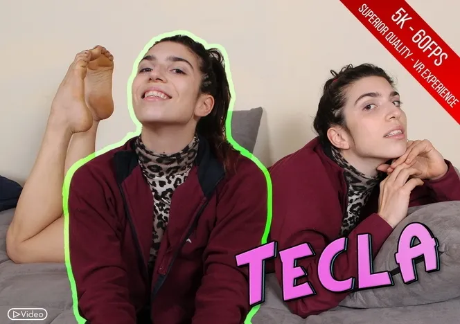 Tecla, Brunette Foot Fetish: 180° VR Solo Tease