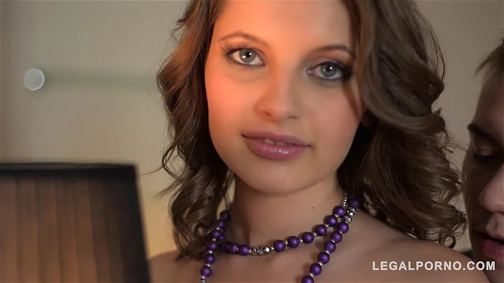 Tammy Lynn & Nick Whitehard in HD Brunette Blowjob Scene