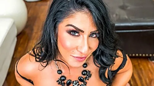 Raven Hart's Intimate POV Experience: Sensual Masturbation and Titty Fuck