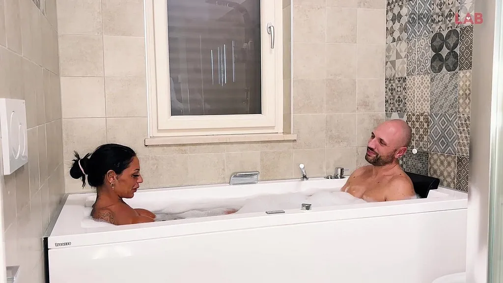 Capitano Eric, Rocco Maltesi & Margot: Double Penetration Bathroom Toast (HD) - Rough Anal, Ass Licking & Cum Swallowing
