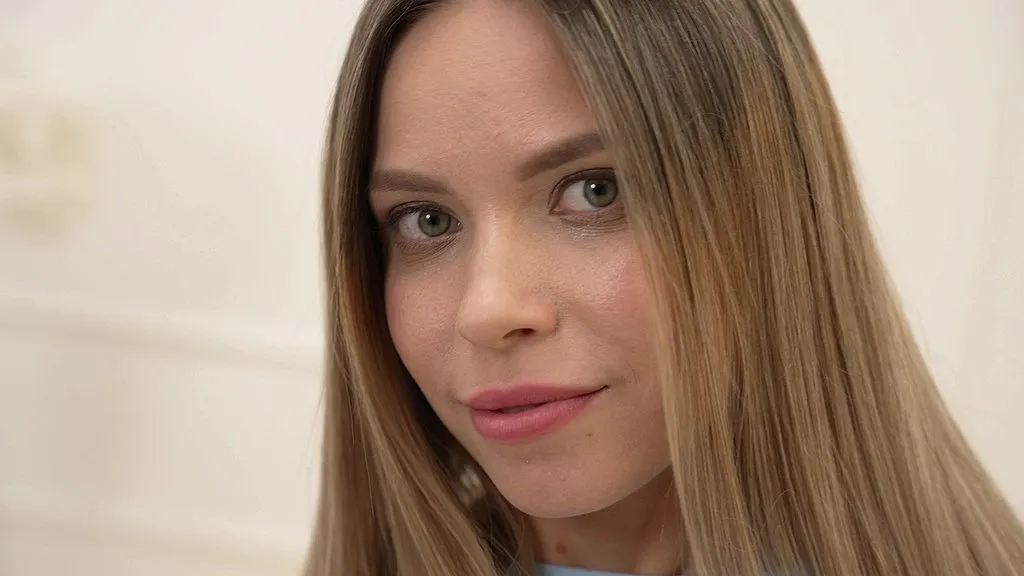 Arty Cheys and Kira Small's Intense Anal and Cum in Mouth Performance - HD Video