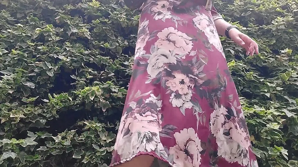 Nicoletta Embassi's Outdoor Pissing in HD