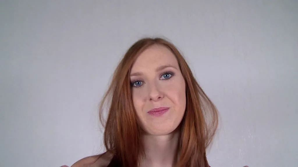 Linda Sweet: Passionate Solo Session - Czech Redhead with Natural Tits in HD