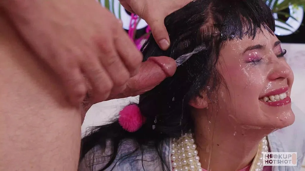 Bec The Barbie & Nade Nasty: Rough Oral Session with Facial Cumshot