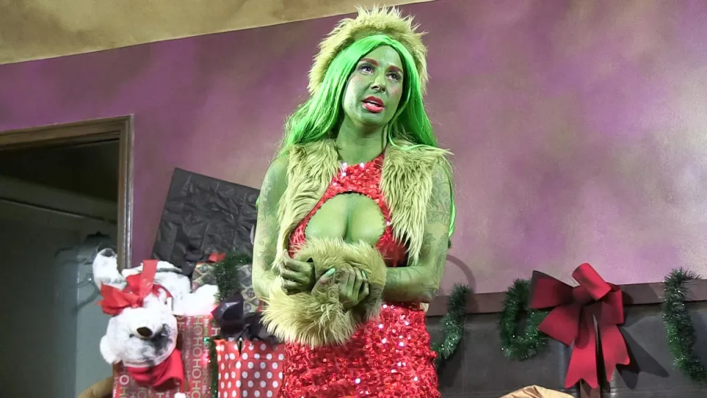 Behind the Scenes: Joanna Angel, Amber Ivy, Michael Vegas - How The Grinch Gaped Christmas