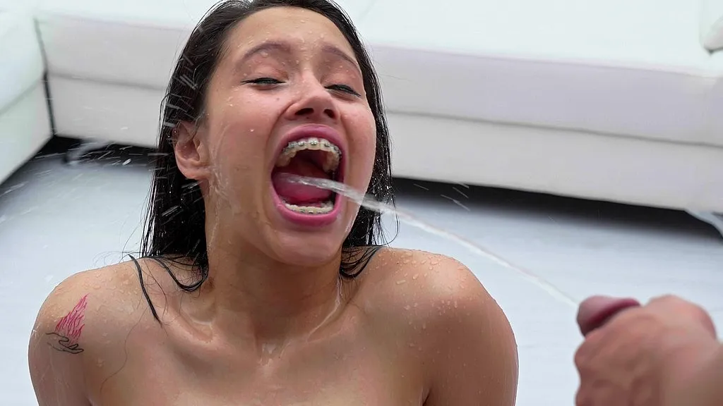 Lia Ponce, Yenifer CHP, Eme_x69 in Interracial Squirt & Piss Hardcore (HD)
