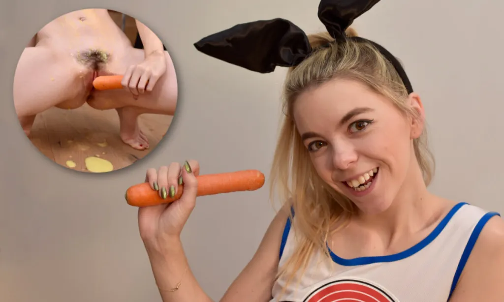 Lina Roselina's Petite Blonde Teen Solo - 60 FPS 180° VR Video