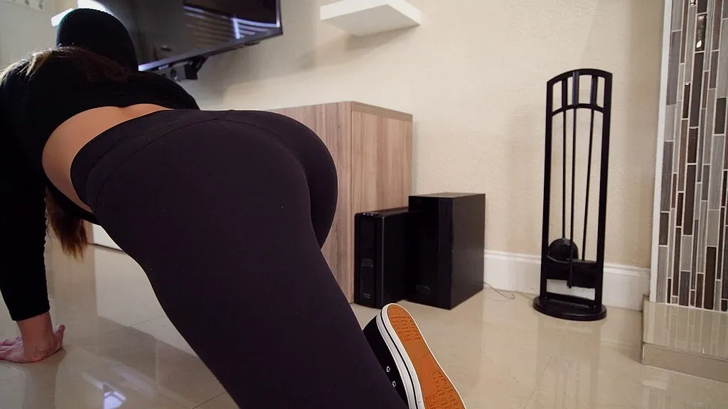 Bella Rolland & Peter Green - Masked Sex: Booty Slaps & Hardcore Intercourse