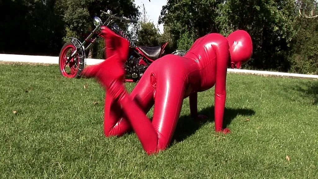 Sandy K. - Red Latex Solo Play with Toys (HD)
