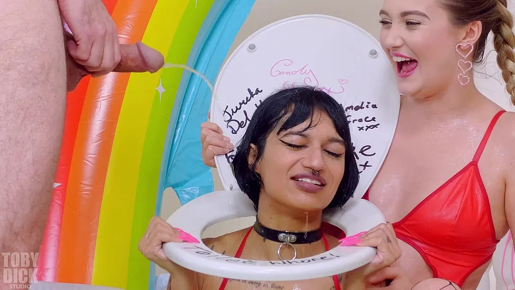 Grace Lowdie, Candy Scott & Toby Dick Studios: Gold Urine Drinking, Hardcore Anal Threesome with Enemas