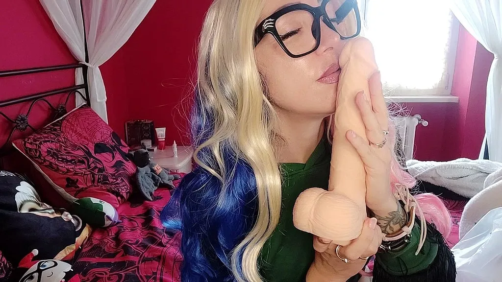 Chantal, Unknown, Unknown - Big Toys Testing: Chantal's Hardcore Squirting Experience