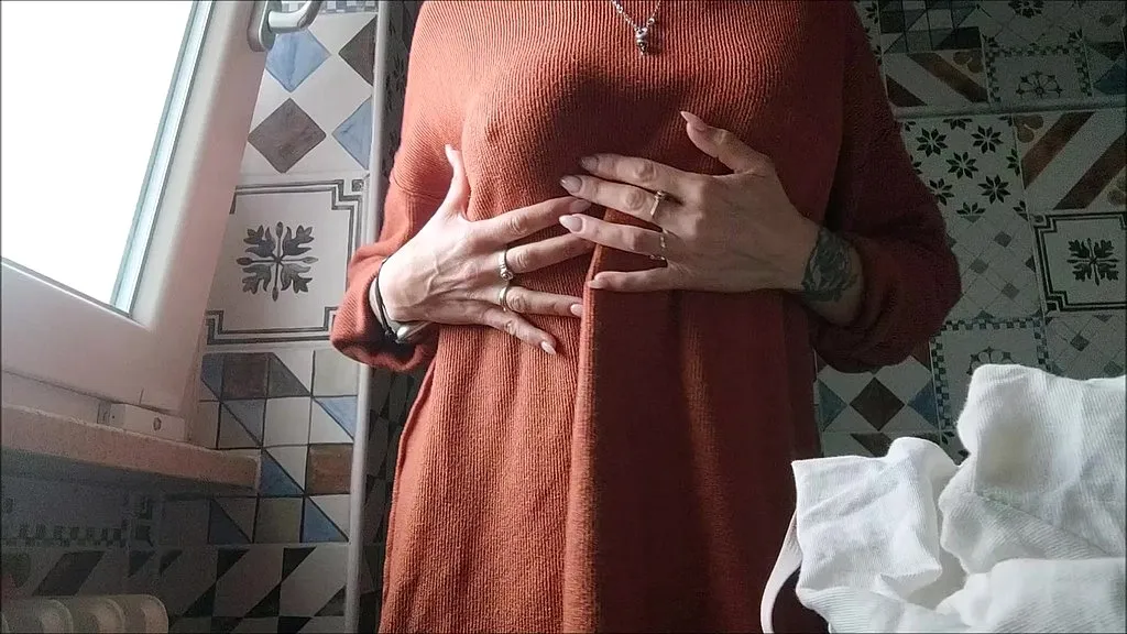 Big Boobs Performers: [Performer 1], [Performer 2], [Performer 3] - HD Solo Pissing Fetish Video