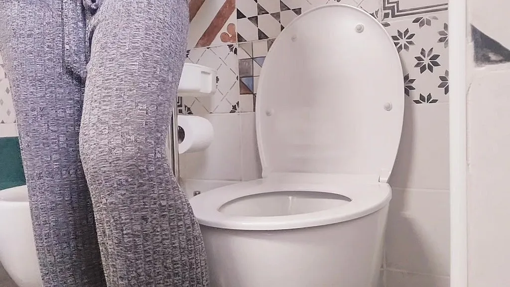 Performers: Beautiful Face, Girl Next Door, Piss Lover - Solo Pissing in Lingerie (HD)