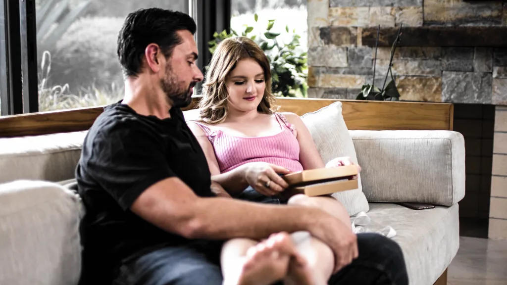Eliza Eves & Ryan Driller: Stepfather's Valentine's Surprise - Teen's First Time