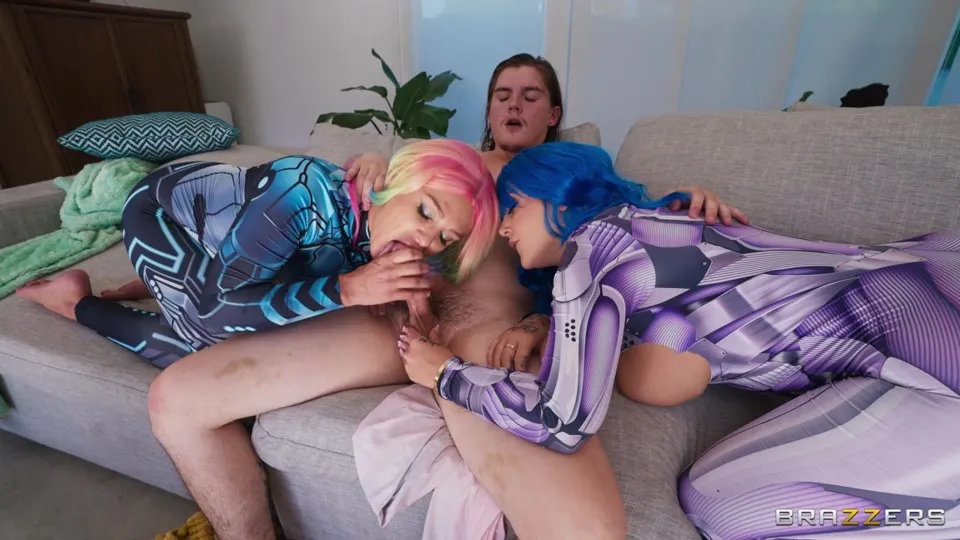 Tyler Cruise, Kali Roses, Charli Phoenix in Threesome with Cosplay and Spanking