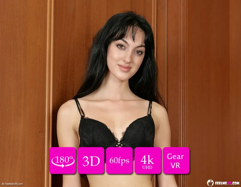 Corinna's Brunette Solo Fingering Session in HD