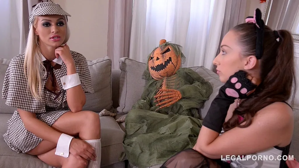 Cherry Kiss, Christen Courtney & Leyla Bentho - Hungarian Blondes & Brunettes in Anal & Ass to Mouth (HD) - Male-heterosexual Gonzo Video