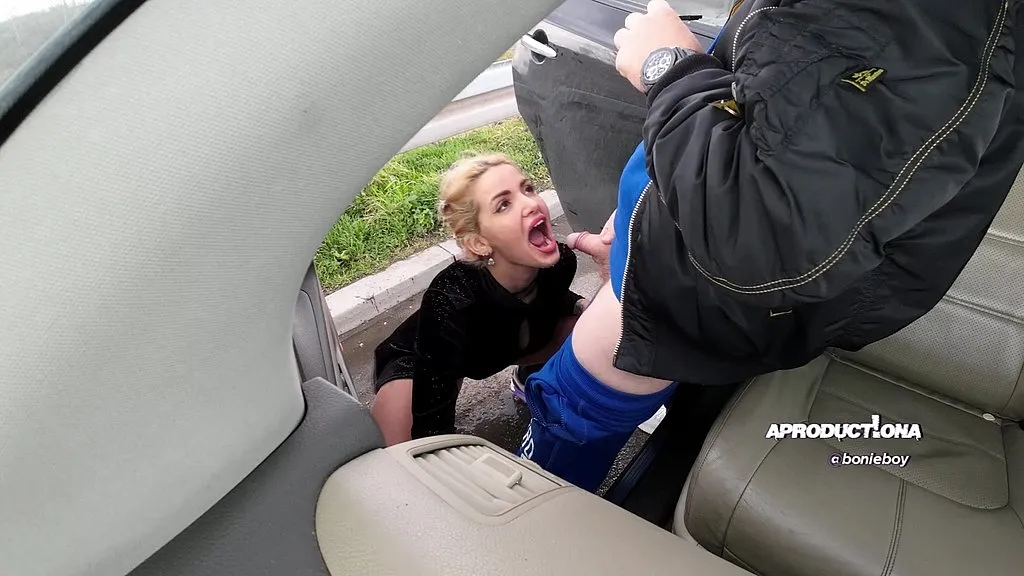 Crystal Richi and Bonieboy: Outdoor Pissing Scene - Hardcore Video