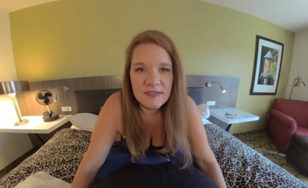 Roxy Dover's Blonde, Piercing, Big Boobs Binaural Sound Solo Session in VR