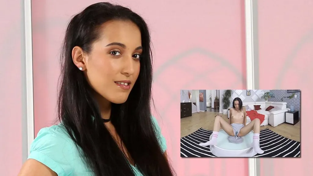 Amanda Estela's VR Solo Fingering Session