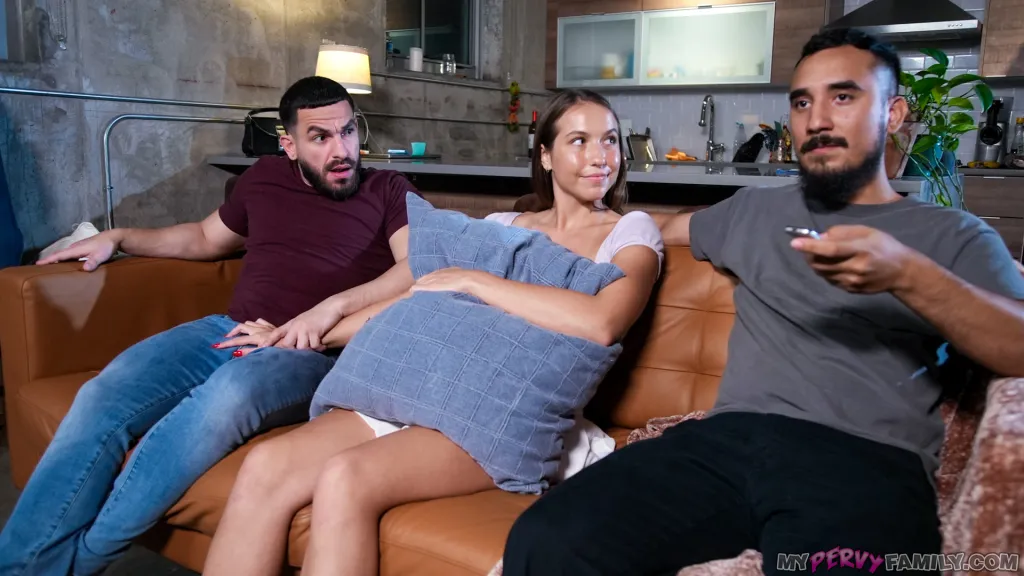 Violet Reign and Peter Green - Brunette Natural Tits Deepthroat and Facial HD