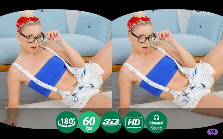 Julia Parker's Solo VR Masturbation Session