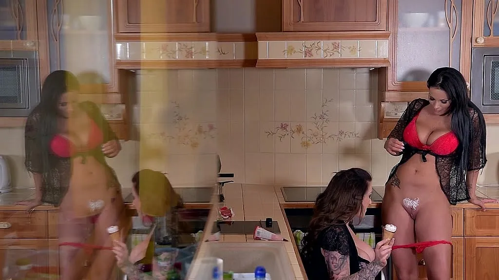 Harmony Reigns and Sheila Grant: Lesbian Kitchen Fun with Big Tits - HD