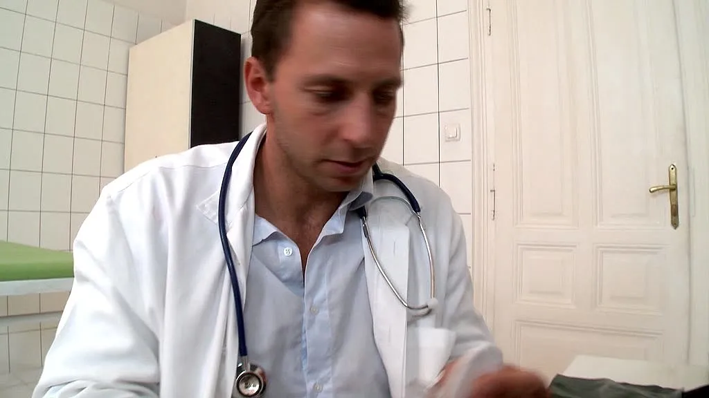 Kathia Nobili & Nick Lang: BDSM PVC Therapy Session - HD