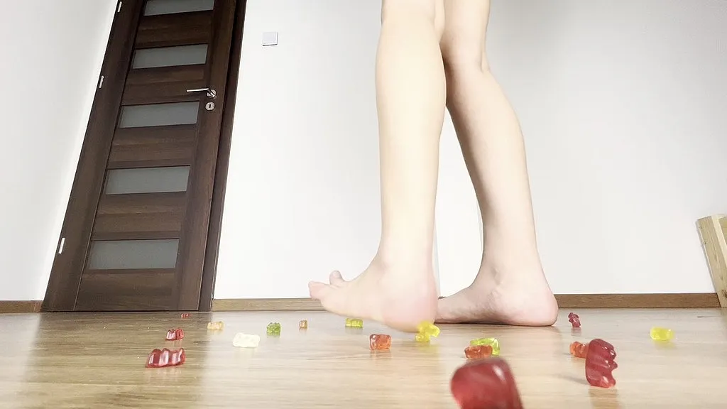 Giantess Lymia: Russian Homemade Fetish Video with Big Boobs (HD)