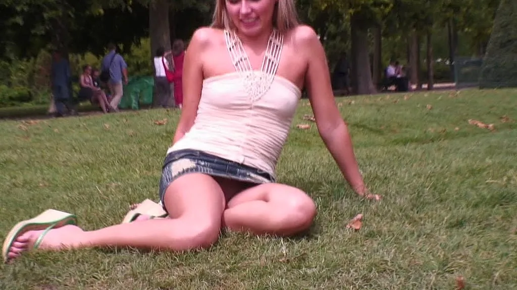 Cherry Jul's Outdoor HD Gonzo Video - Blonde with Small Tits and Shaved Pussy