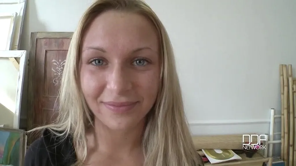 Amanda Blake's Intimate College Vacation: HD Blue-Eyed Blonde with Shaven Pussy in Lingerie