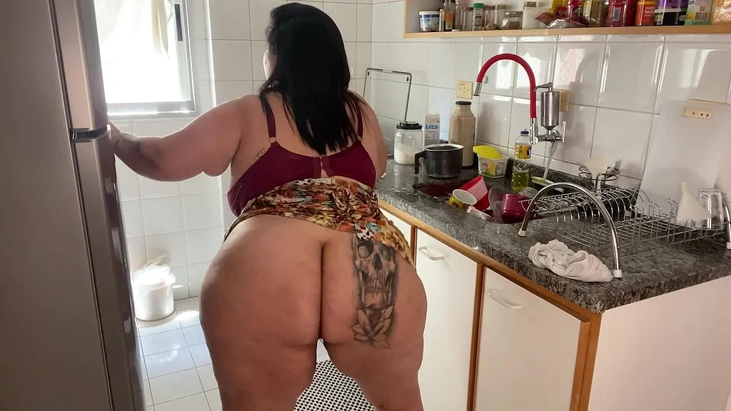 Natural Big Tits Brunette: Solo Play with HDVideo