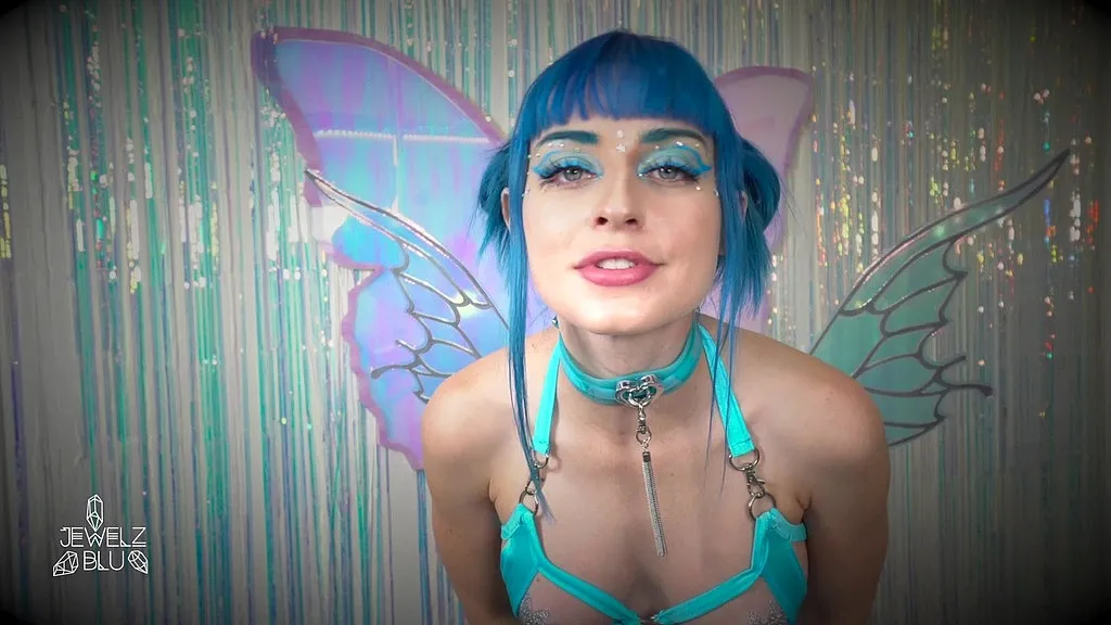 Jewelz's Curvy Cosplay in HD: Solo Performance in Stockings and Lingerie
