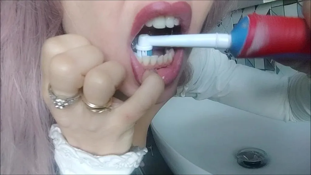 HD Amateur Blonde with Big Tits and Extreme Peeing Session