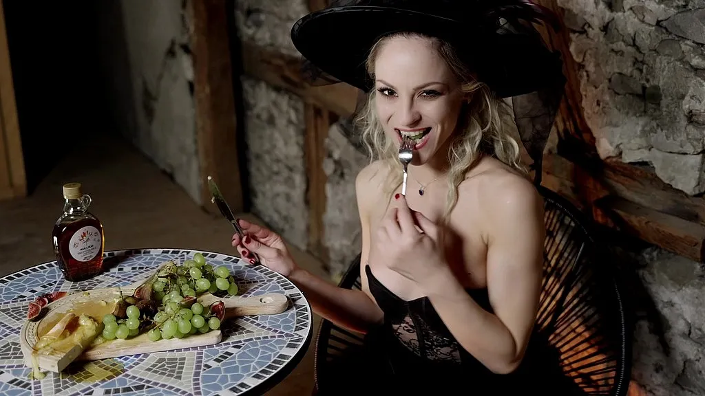 Cosplay Performance by Fairy (Blonde, Beautiful Face), Witch (Young Woman with Long Hair), and Solo Girl (Female with Athetic Body) - HD Carnival Costumes Roleplay - Amateur Cosplay Video