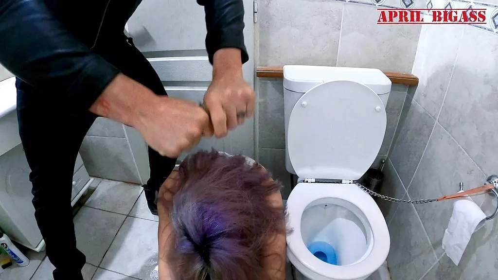 Aprilbigass and Ragnarok in Forced Hydration Piss Session (HARDCORE)